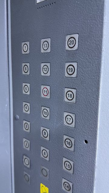 Пушкинская 15, подъезд 10, Крайний пассажирский