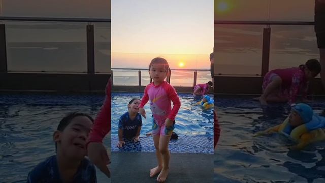 Танцующие дети.mp4