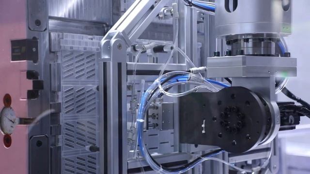 NEO T500: одноэтапное литьё складных ящиков | Chinaplas