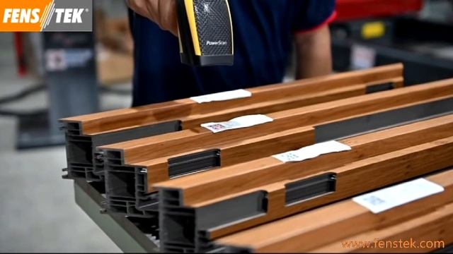 Линия для автоматического производства окон из ПВХ, режущий и фрезерный обрабатывающий центр