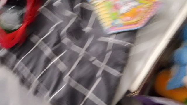 смотрю игрушки серый простите что Тиха говорю