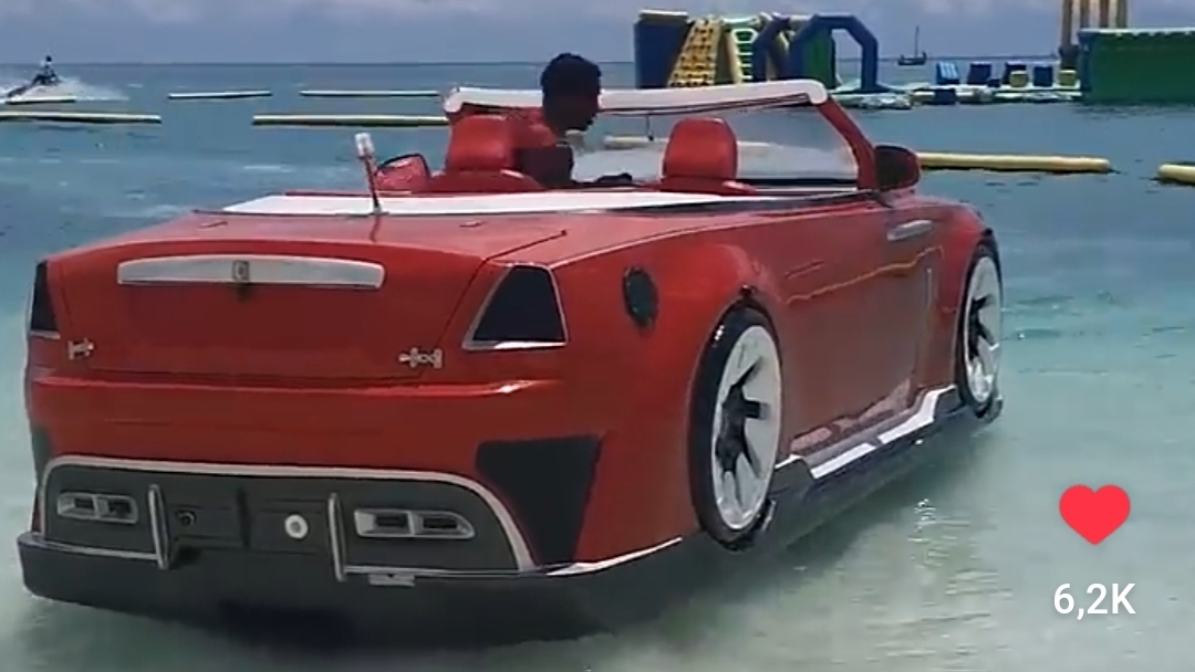 Надувной Роллс Ройс покоряет волны