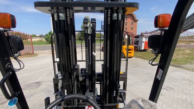 Вилочный погрузчик CHL CPCD30-XC5K2C с высотой подъезд 6м ( завод HELI ) POV