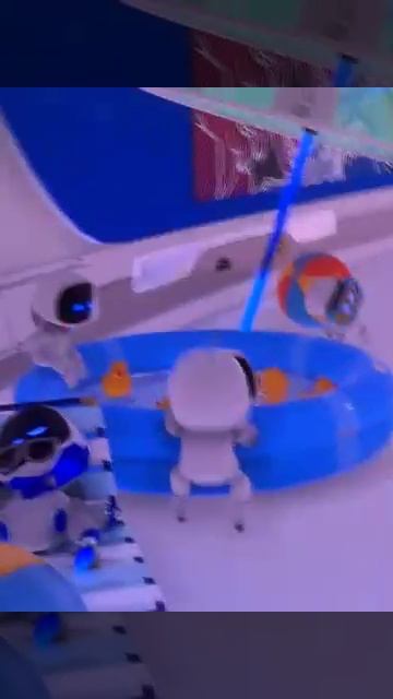 Astro Bot and lad PlayStation PS5