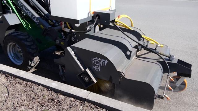 Весенняя уборка обочины c FRONTMEN