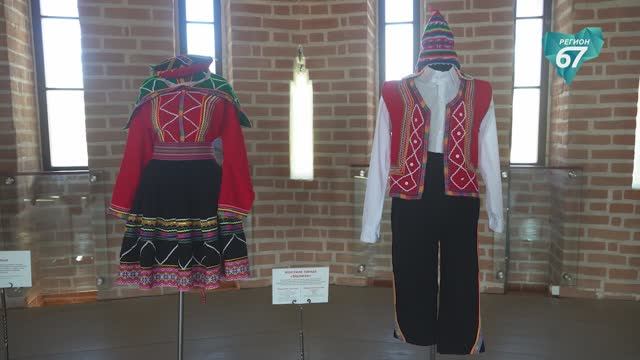 В Смоленске открылась уникальная выставка национальных костюмов Смоленщины и Республики Перу