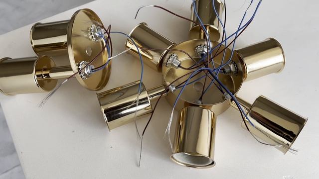 Люстру к потолку