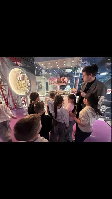 Сегодня залы Музея Космонавтики наполнились звонкими голосами и любопытными глазками учеников 1 к...