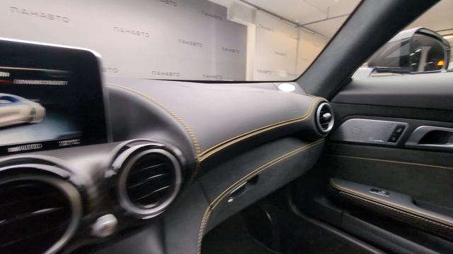 Mercedes-Benz Mercedes-AMG GT R