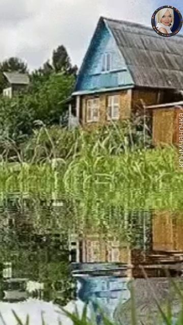 А мне так хочется порой
Хоть на часок прийти домой...