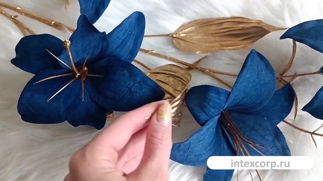 Декоративная ветка ЛИЛИЯ 'ЗОЛОТОЙ ВЕЧЕР', сапфировая, 97 см, 215846-80