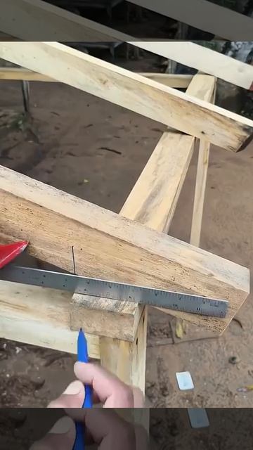 При строительстве беседки пригодится.

Лайфхак👌