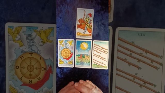 Таро расклад для Водолеев на май 2026 года