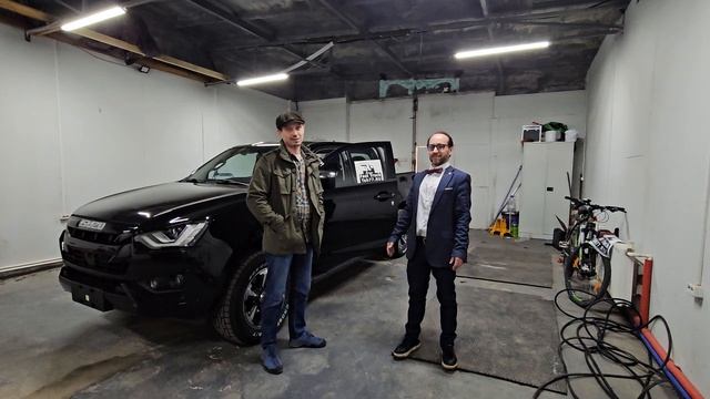 Видеоотзыв и выдача ISUZU пикап 2026 черный оот Фаст Трак  для Гелтек Москва 2026-04-22 11-39-48