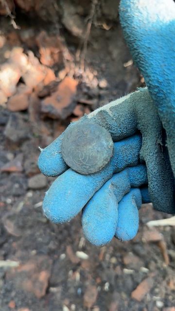 Древняя монета из-под печи 😍🔥 #shorts