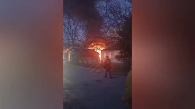 ‼️🇷🇺🇺🇦 Враг атакует дронами Белгород, горят дома, есть сбития и пострадавшие