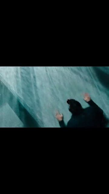 Говоришь его имя пять раз перед зеркалом… Он придёт за тобой. 🎬 «Кэндимен»