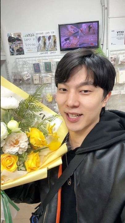 с 8 Марта дорогие дамы