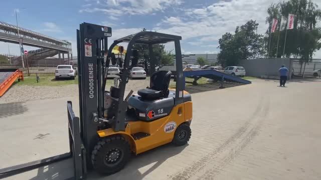 Вилочный погрузчик GOODSENSE FD18G-Y1 POV