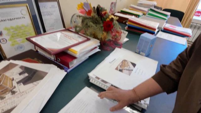 Якутия,директор школы №1 Якутска,хочет, чтоб новой школы было по  Законом РФ 