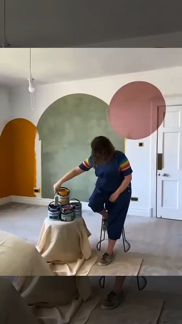 Украсила стену 💡

Такие простые узоры, нестандартные сочетания цветов и украшение для стены готово.