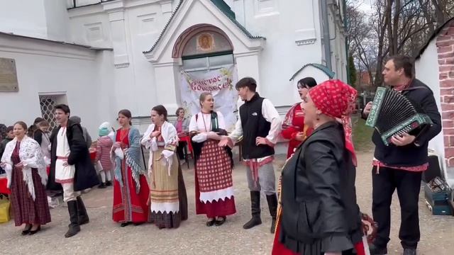 Этой ярмарки краски…