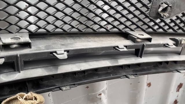 Решетка радиатора юбка переднего бампера 21639