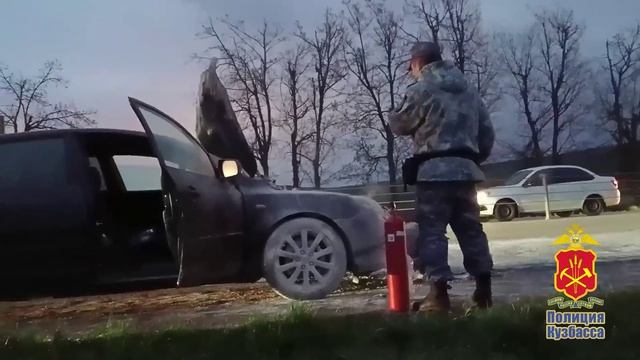 Кузбасские полицейские во время служебной командировки на Северном Кавказе пришли на помощь водителю