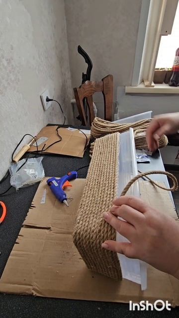 Кашпо из пластикого ящика и джута —  своими руками!