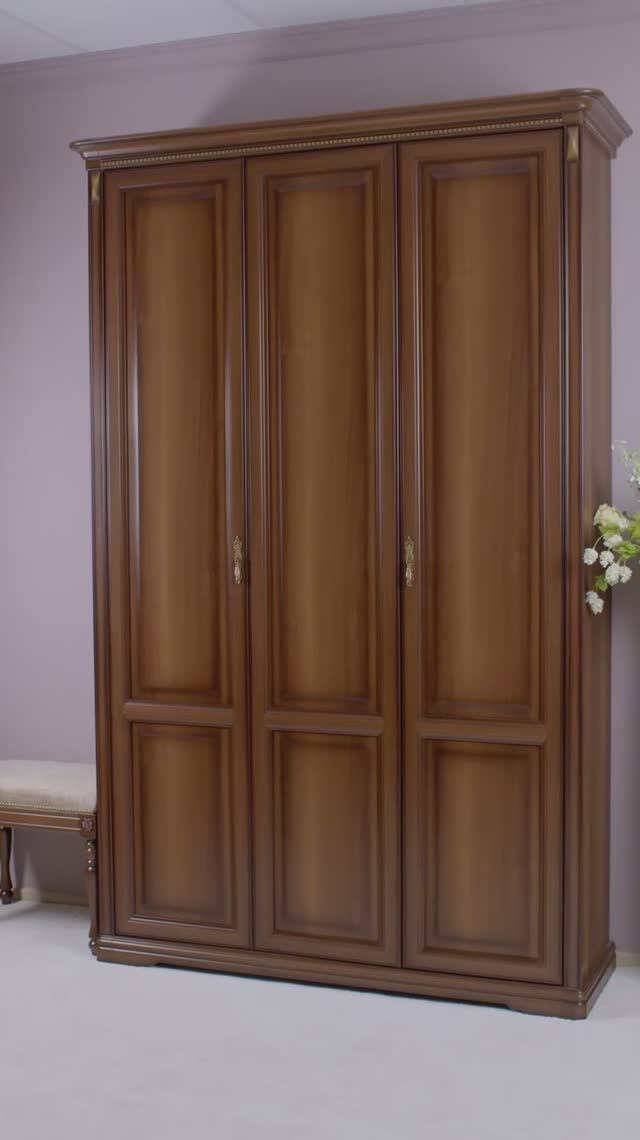 Шкаф трехдверный для прихожей Джоконда (орех)