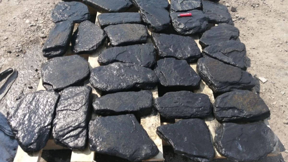 Плитняк златолит черный галтованный