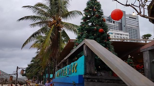 Новогодние украшения уже готовы в ноябре)