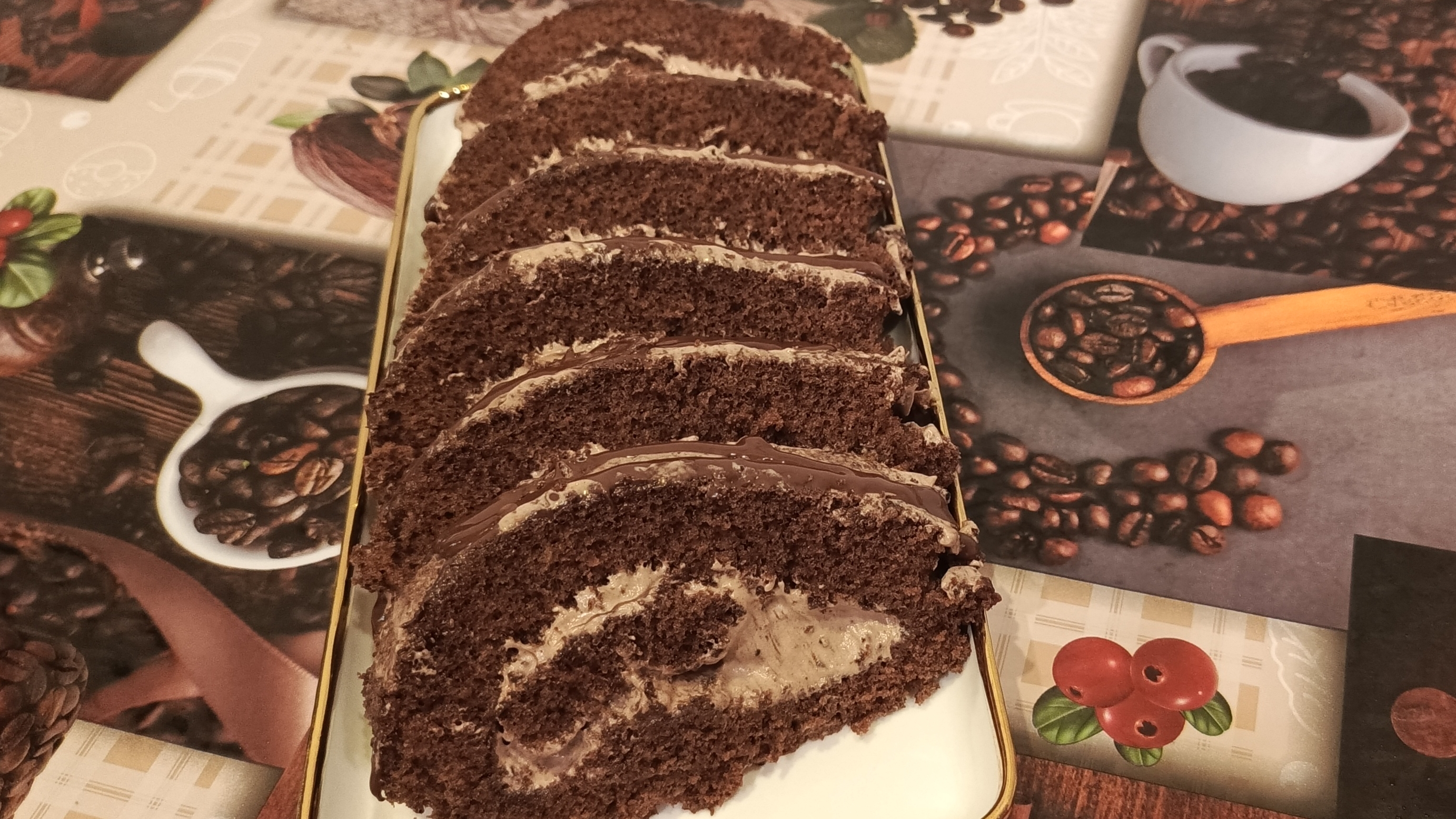 Рецепт шоколадного рулета, который вы легко приготовите к чаю. Он очень вкусный, простой и быстрый👍