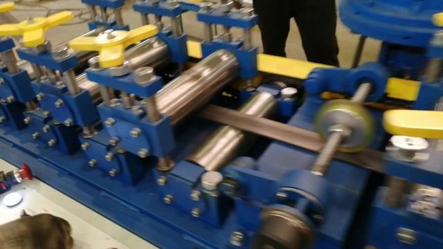 Правка полосы Правильно-подающим устройством.