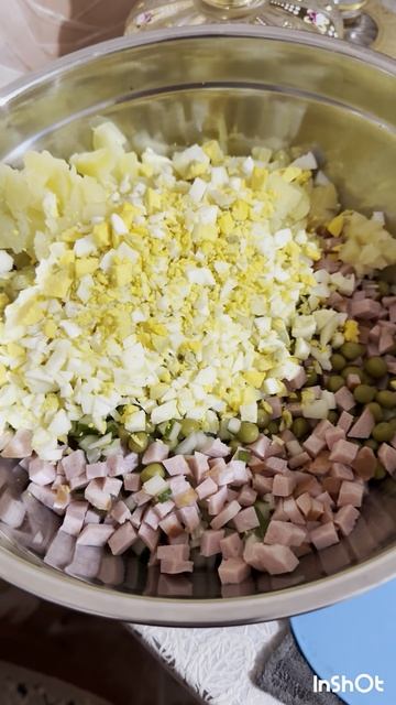 А я готовлю Оливье!