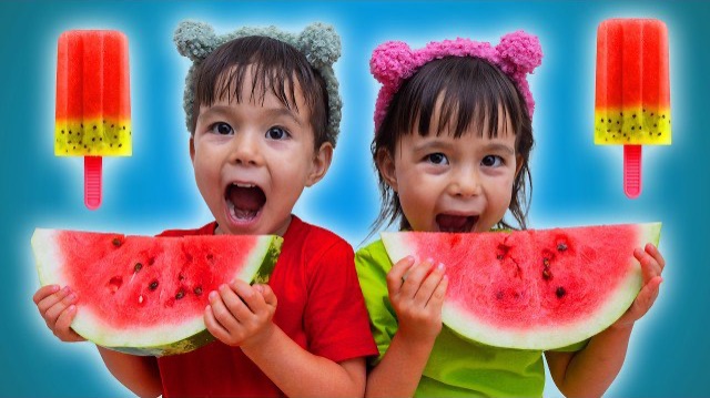 Твин твин готовят вкусное арбузное 🍉мороженое дома!