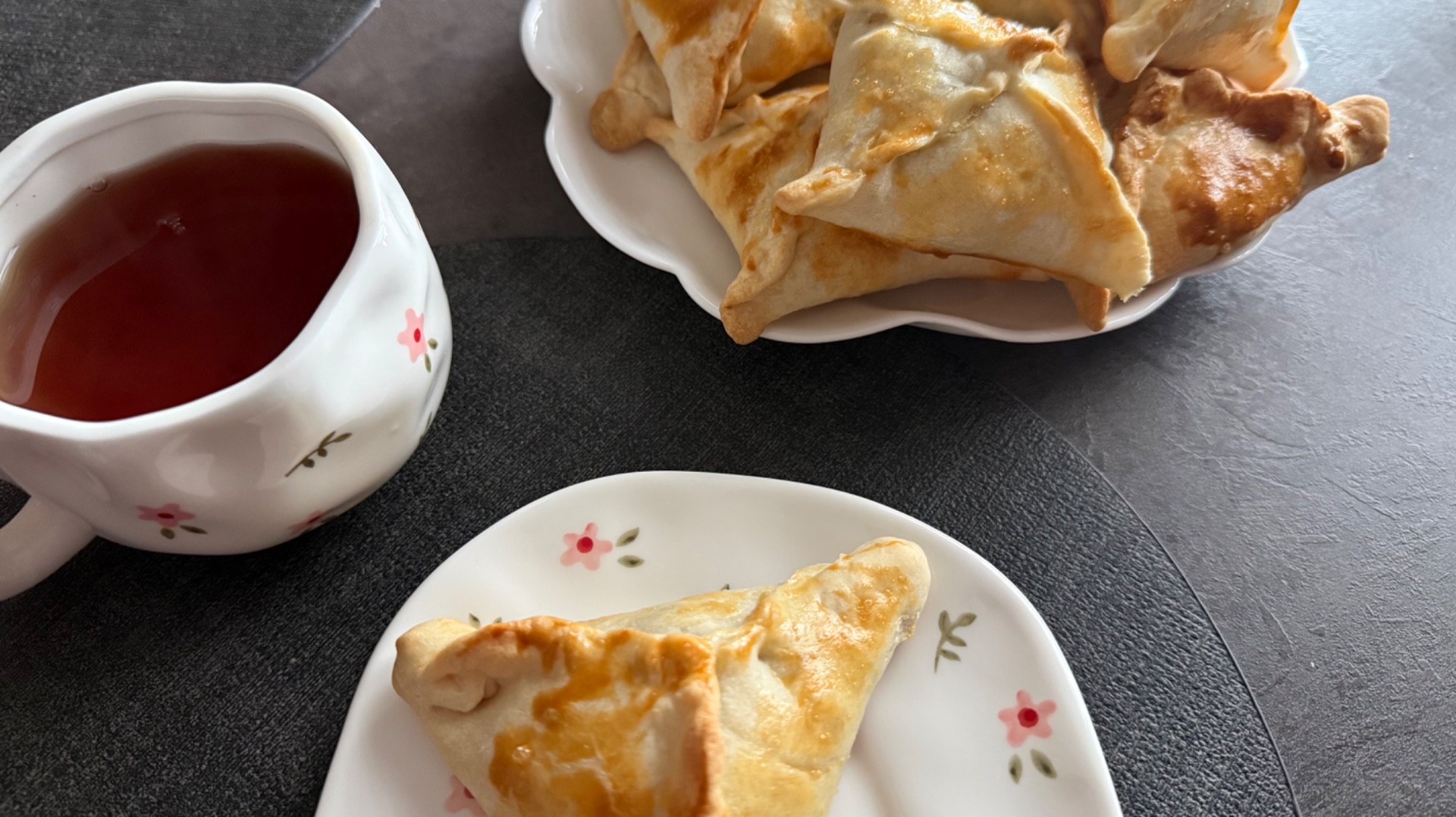 Выпечка к чаю. Конвертики с сайрой