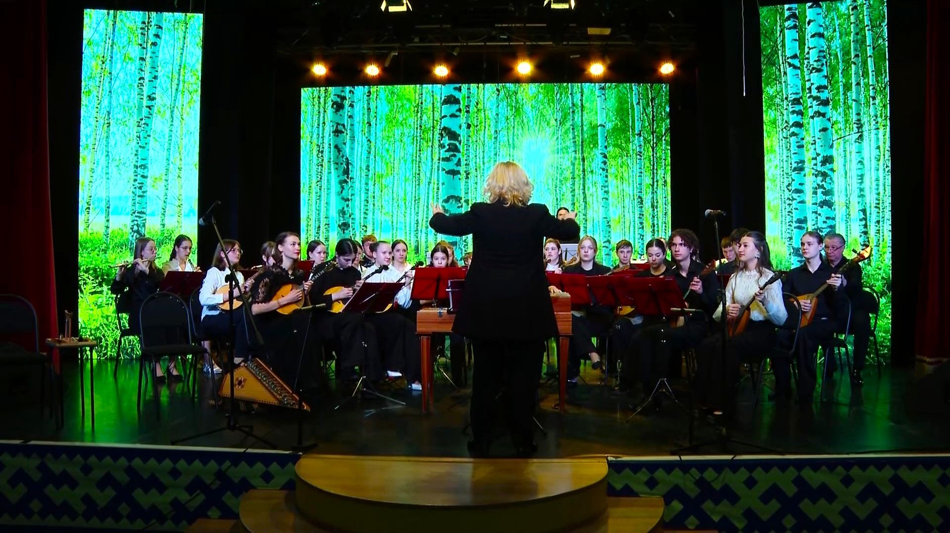 Оркестр из Ханты-Мансийска выступил в Нефтеюганске