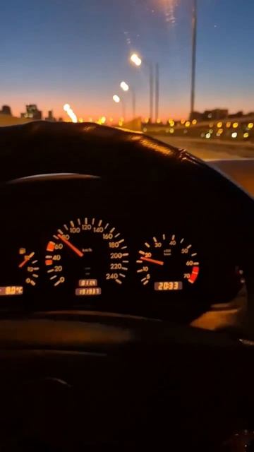 красивый закат на 210 мерседесе