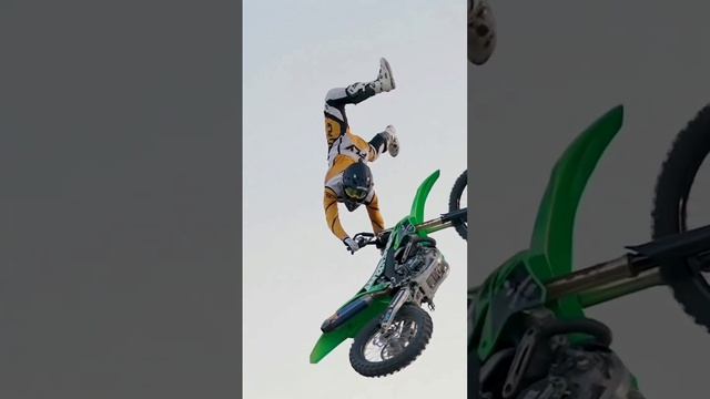 мотоциклы профи крутяк.mp4