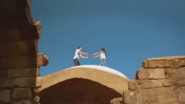 МИА МАНОЛЛИ - НА ПЕРЕКРЕСТКЕ МЕЖДУ СТРОК... - ПРОСТО КРАСИВАЯ ПЕСНЯ ❤️