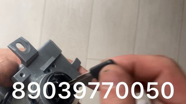 Подклинивает замок зажигания Мазда CX7 2007 года . Ремонт замка Мазда CX7