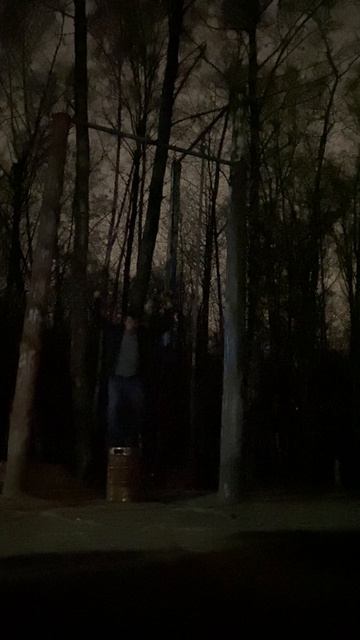 Ночной фитнес в Кузьминском парке в Москве