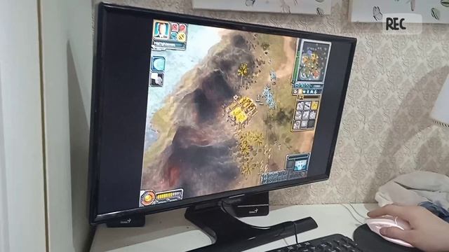 Наконец-то время пришло 😆сын и папа играют вместе...