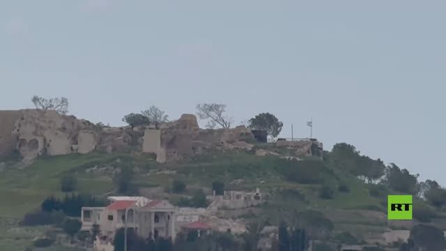 رفع العلم الإسرائيلي فوق قلعة بلدة شمع الأثرية في جنوب لبنان