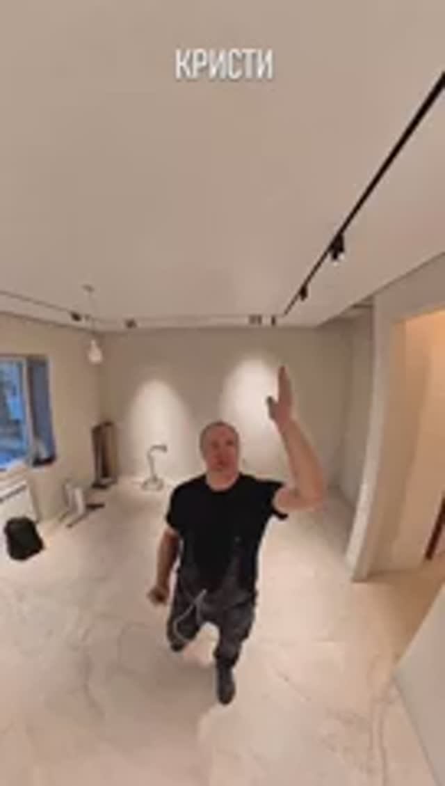 Натяжные потолки на кухне частного дома