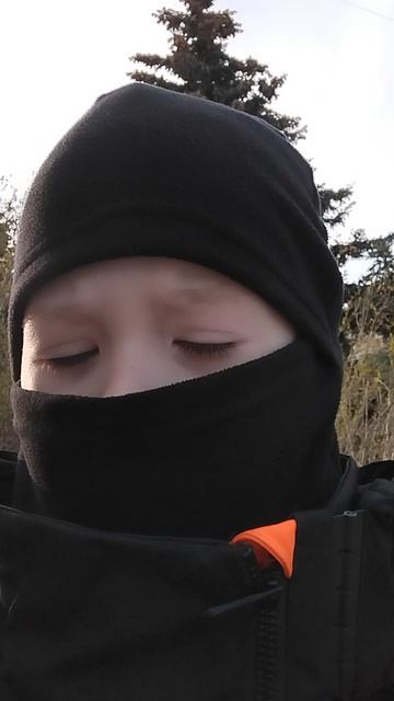 ребят а что это снег тут делает