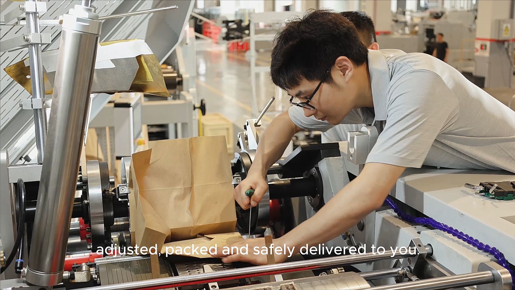 Качество — в деталях! Контроль каждой детали，mашина для бумажных пакетов