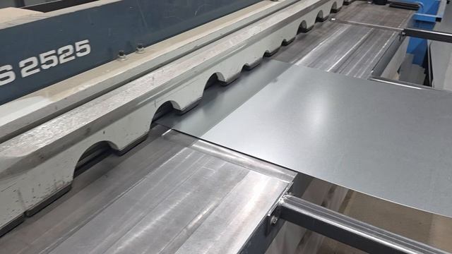 Подрубка заготовок листов на гильотине с ЧПУ