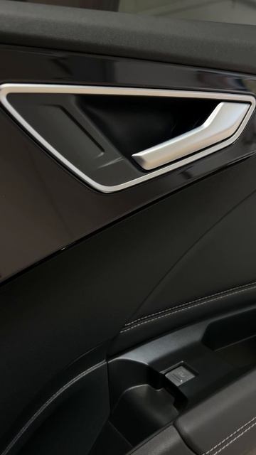 Audi Q4 E-tron - электрический внедорожник!₽